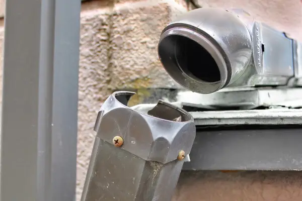 雨樋の部分補修