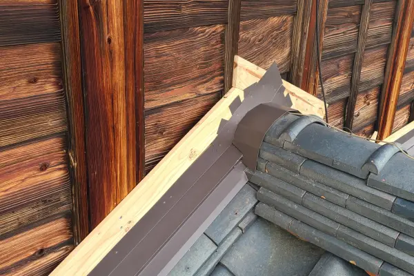 雨押さえ板金の工事